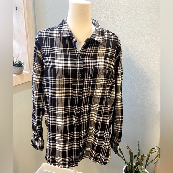 Gap Buffalo Plaid Flannel Button Down EUC size XL - Picture 1 of 11
